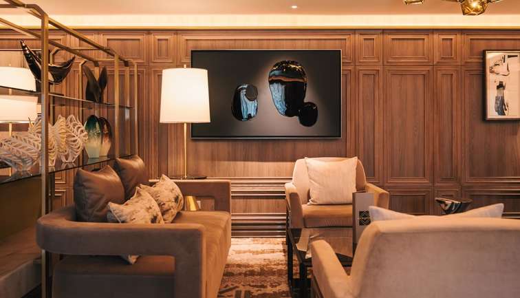 Grand Lounge