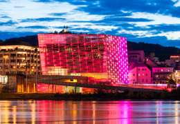 IgluCruise.Application.ViewModels.Shared.WebImageViewModel?.Description