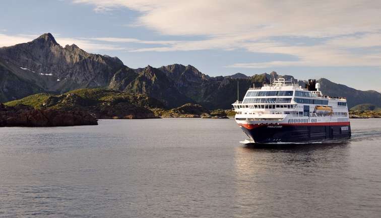 trollfjord sailing 2