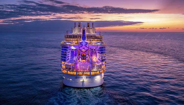 Allure of the Seas (rear)