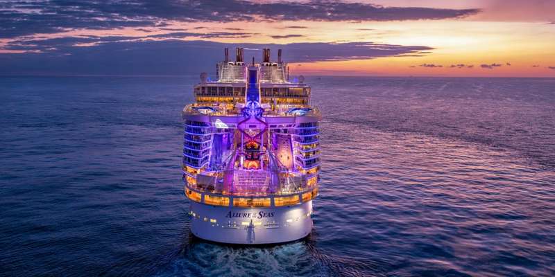 Allure of the Seas (rear)