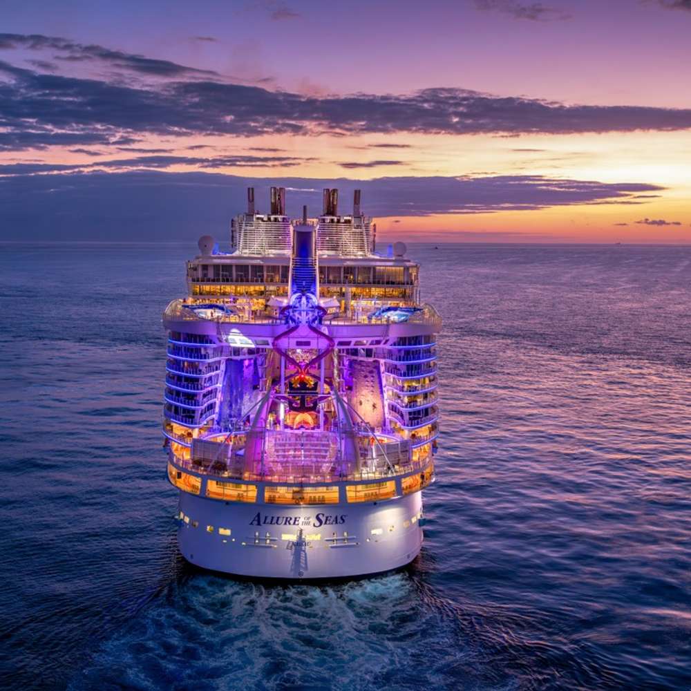 Allure of the Seas (rear)