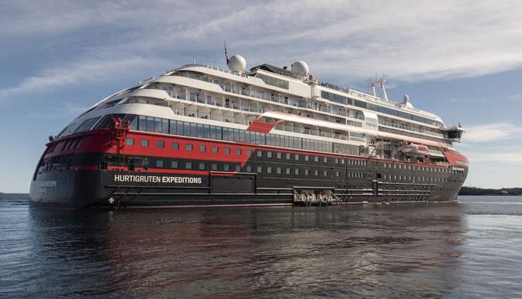 Exterior of MS Roald Amundsen