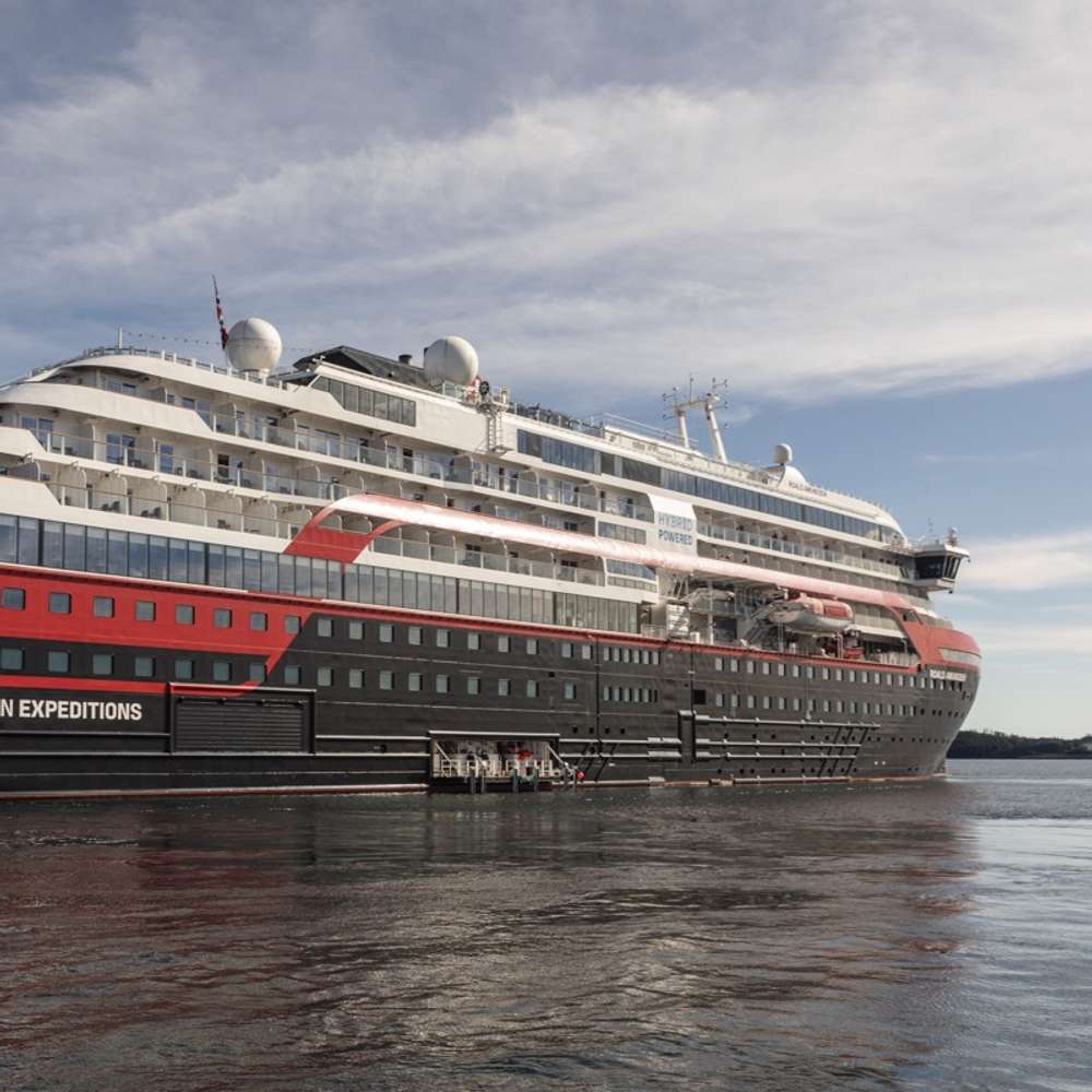 Exterior of MS Roald Amundsen