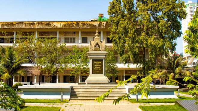 Phnom Penh - Tuol Sleng Genocide Museum, Killing Fields, & Russian Market