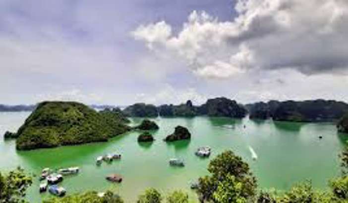 Ha Long Bay (tours to Hanoi)