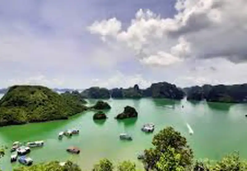 Ha Long Bay (tours to Hanoi)