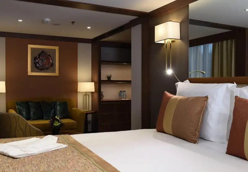 Deluxe Balcony Suite