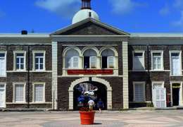 IgluCruise.Application.ViewModels.Shared.WebImageViewModel?.Description