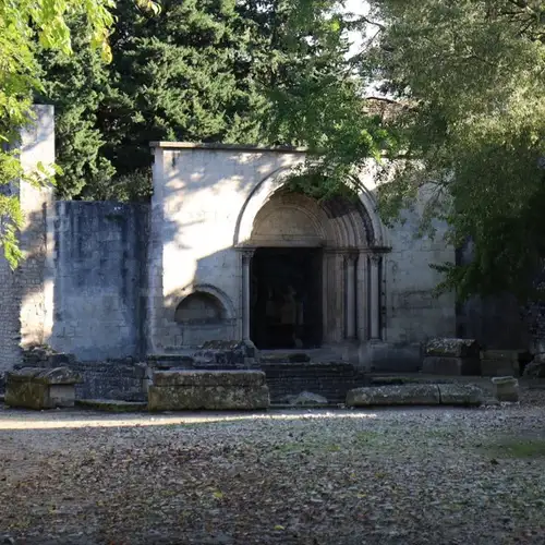 Image related to Les Alyscamps and the Church of Saint-Honorat