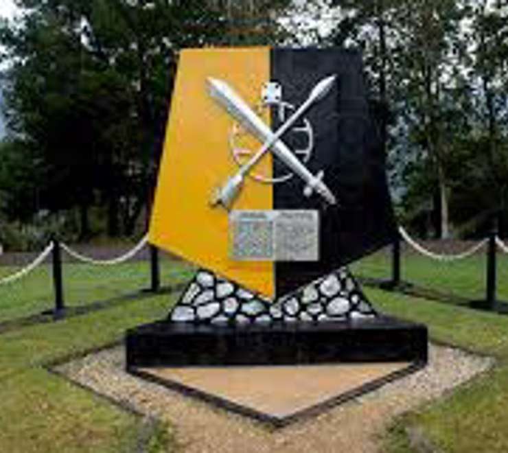 MacArthur Monument