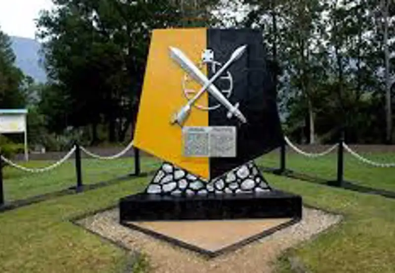 MacArthur Monument