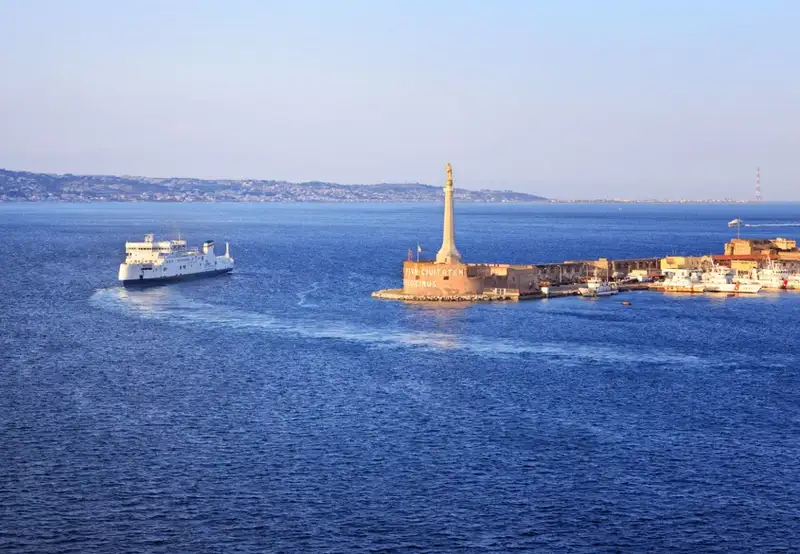 Messina Strait (Transit)