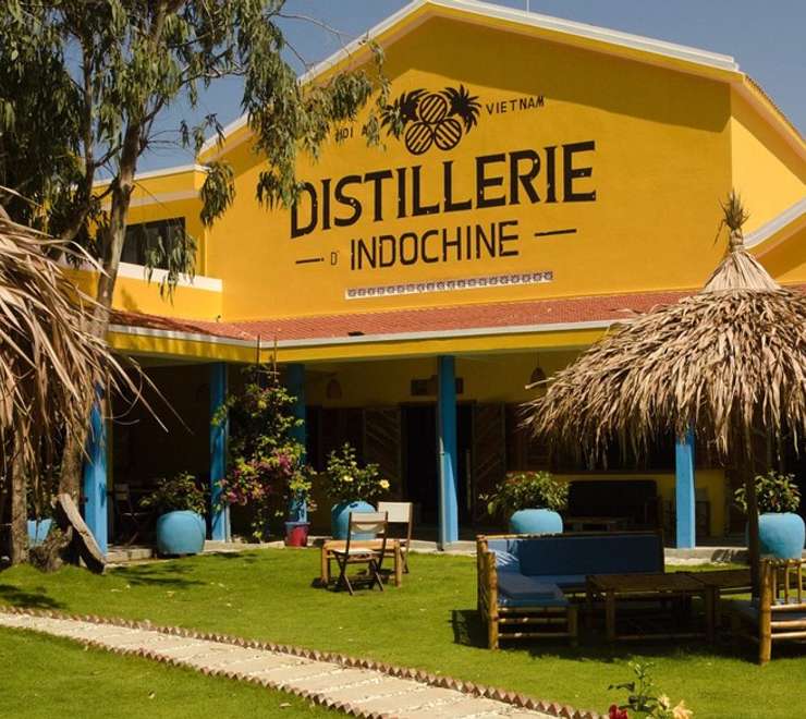 Cocktails, Rum Distillery Tour & BBQ Dinner