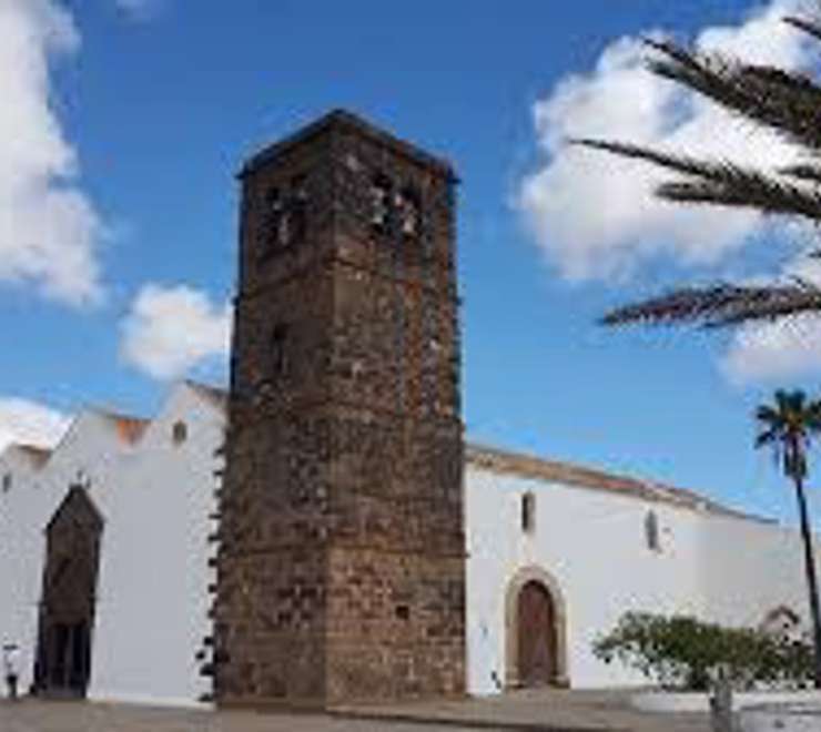 Visit Iglesia de Nuestra Señora de la Candelaria