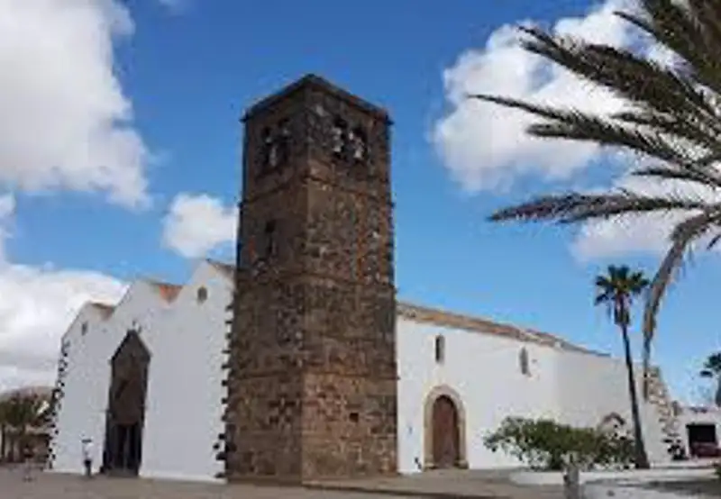 Visit Iglesia de Nuestra Señora de la Candelaria