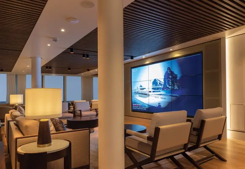 Explorer Lounge