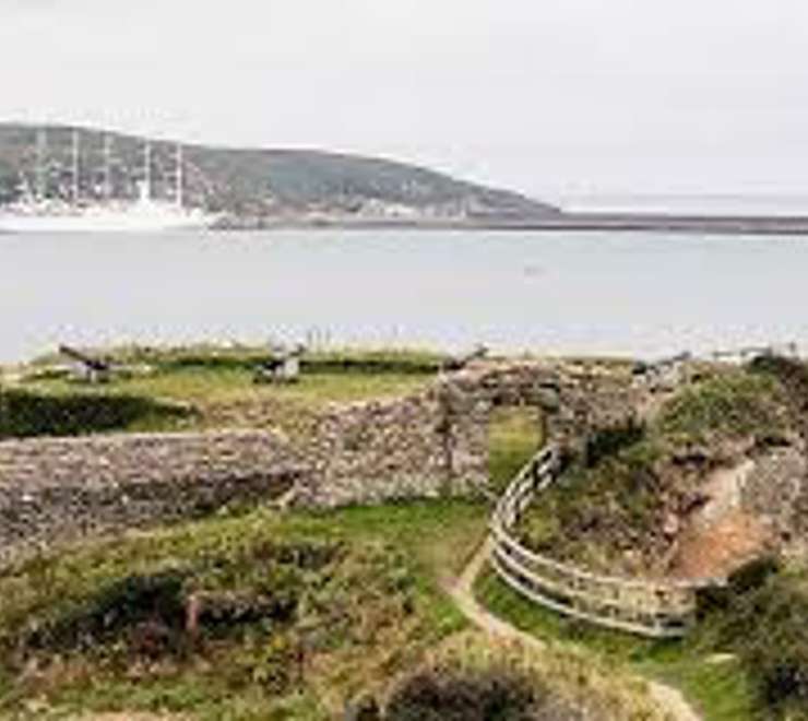 Walk to Fishguard Fort