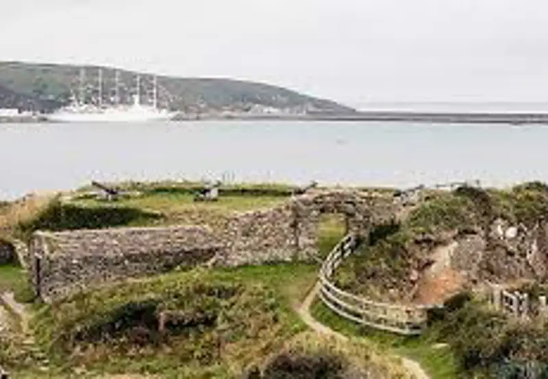Walk to Fishguard Fort