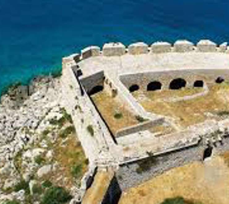 Discover Pylos Castle