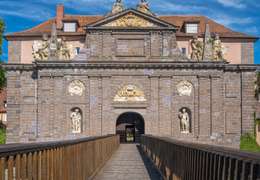 IgluCruise.Application.ViewModels.Shared.WebImageViewModel?.Description