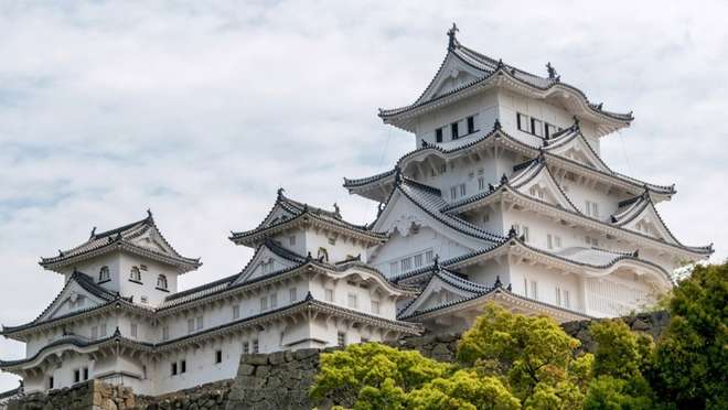 Himeji Castle & Kokoen Garden Tour