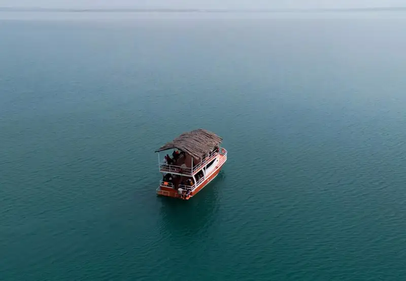 Floating Bar (Willy T's)