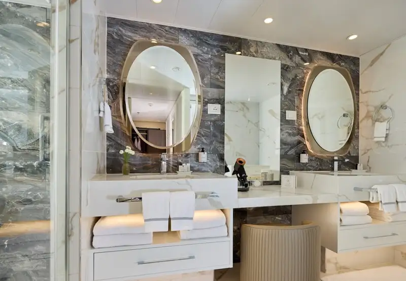 Signature Suite Bathroom