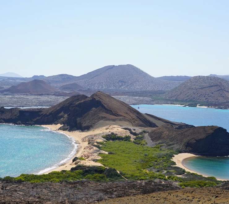 Bahia Sullivan, Santiago