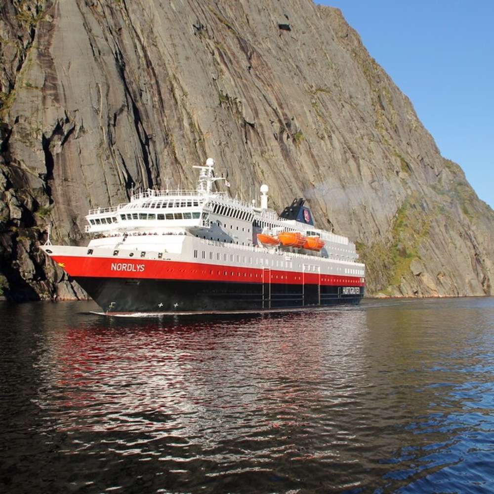 Nordlys sailing