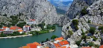 Omis - Overnight onboard