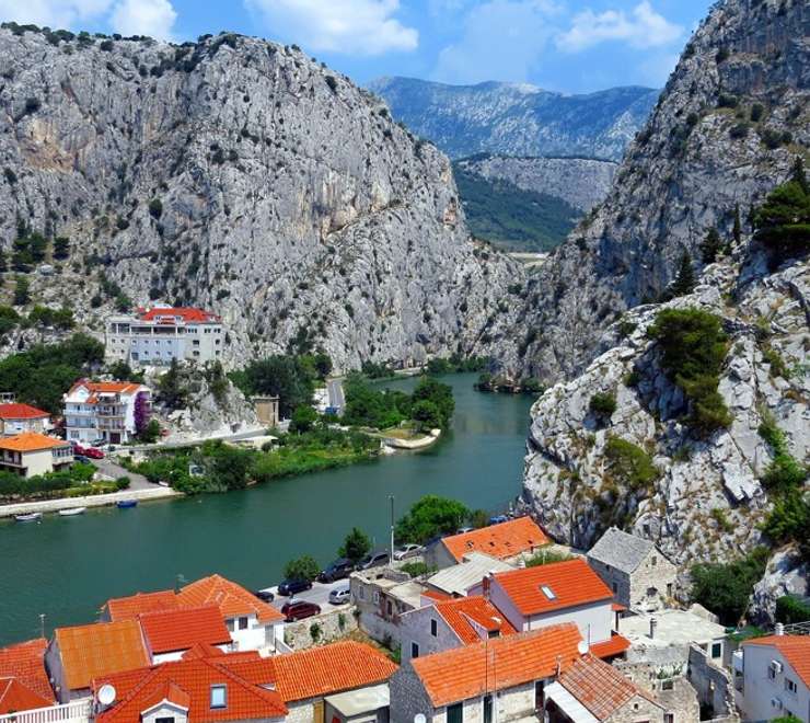 Omis - Overnight onboard