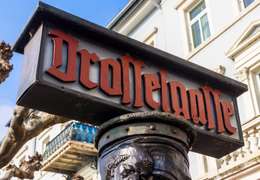 IgluCruise.Application.ViewModels.Shared.WebImageViewModel?.Description