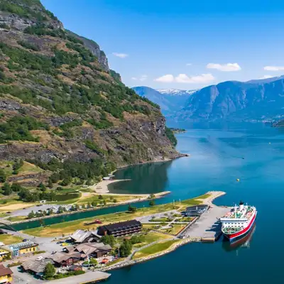 Cruise holiday campaign