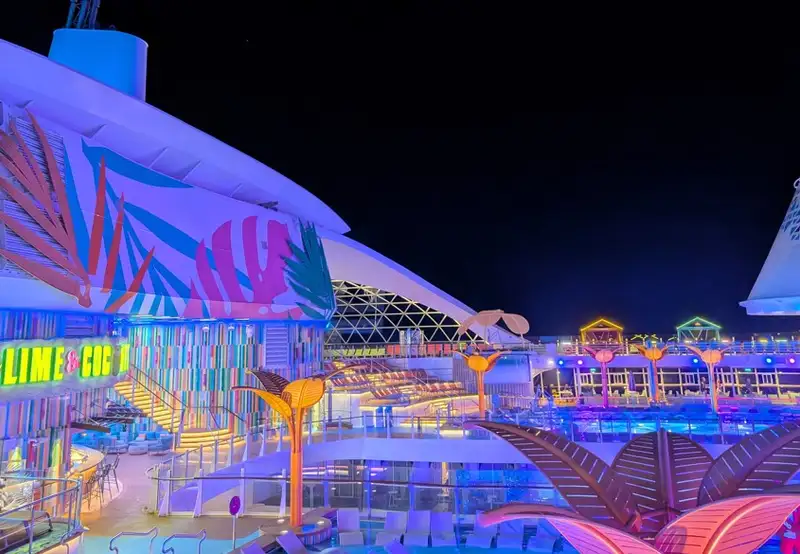 Utopia at night