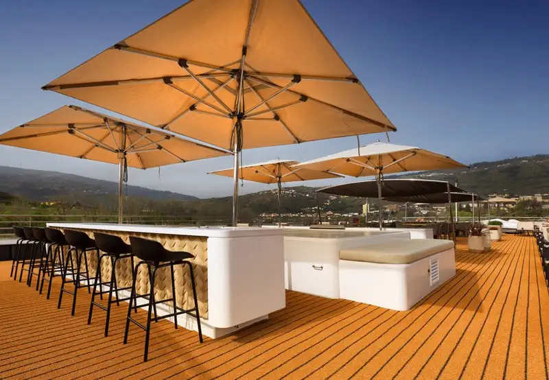 Sky Bar/Grill