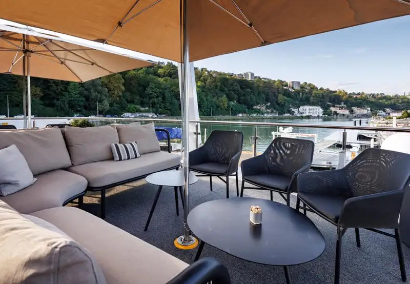 Sky Lounge