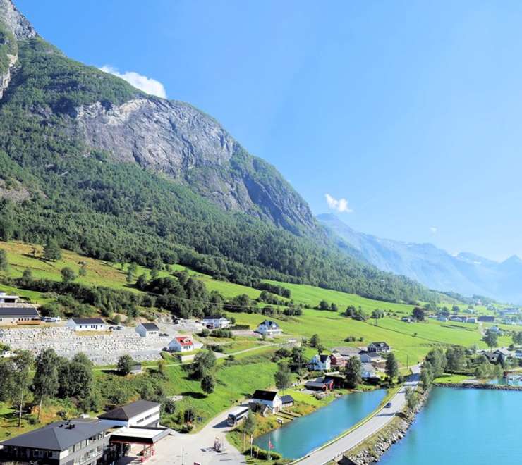 Innvikfjorden (Scenic Cruising)