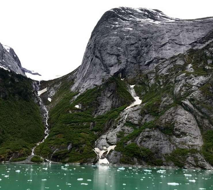Scenic Cruising Tracy Arm