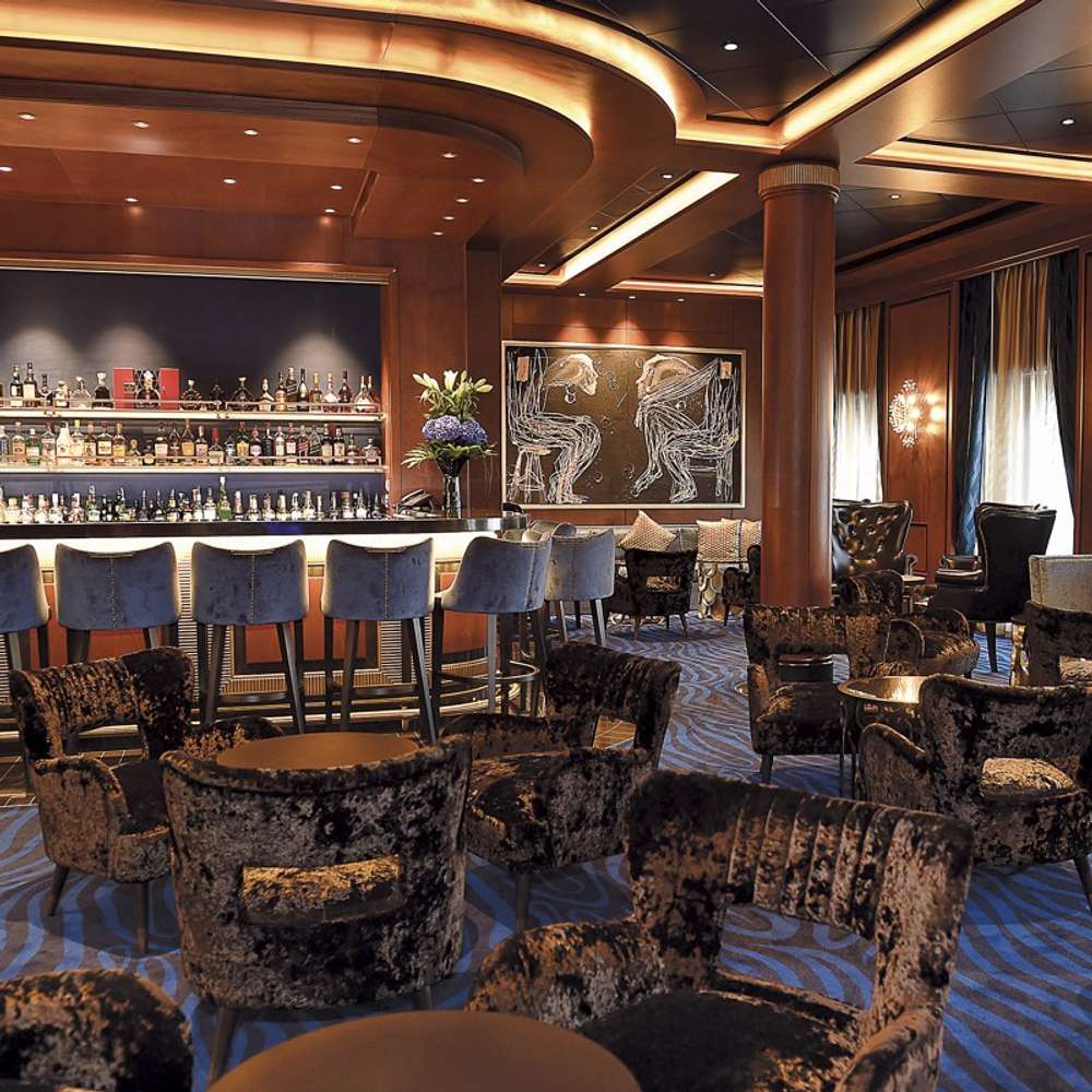 Explorer Lounge