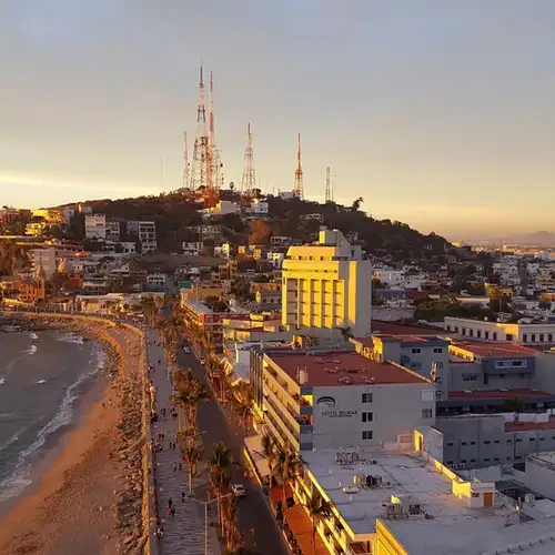 Image related to Plaza Machado