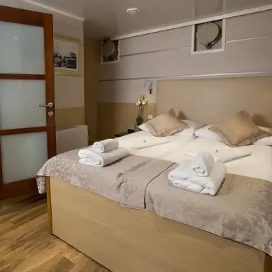 Photo of Porthole Window Cabin