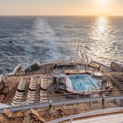 Image related to Pool Deck Queen Mary 2