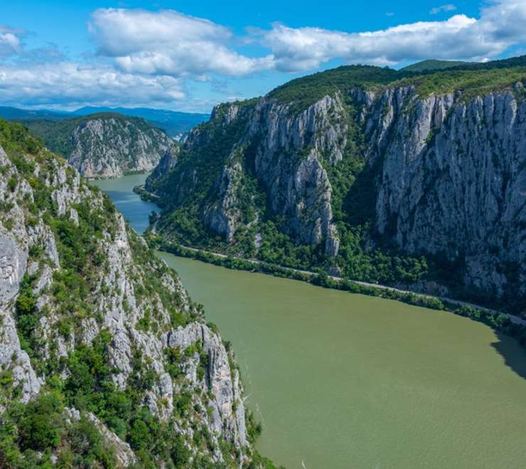 Iron Gates - Cruising