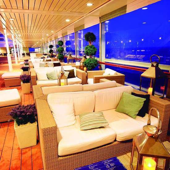 360 bar and lounge