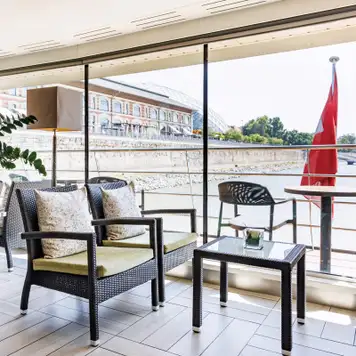 Club Lounge