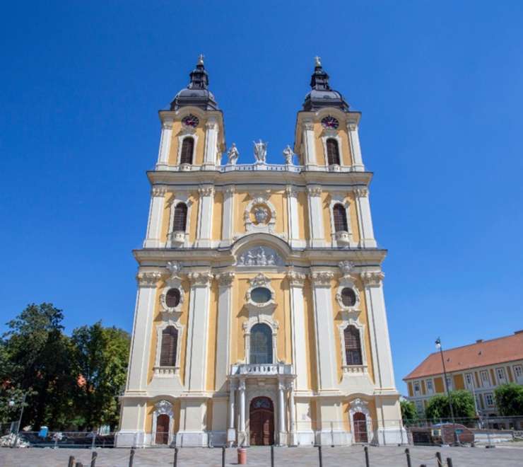 Kalocsai Nagyboldogasszony-főszékesegyház (Kalocsa Cathedral of the Assumption of Mary)