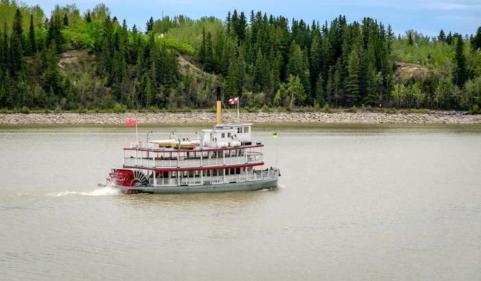 Riverboat & Gold Dredge Tour
