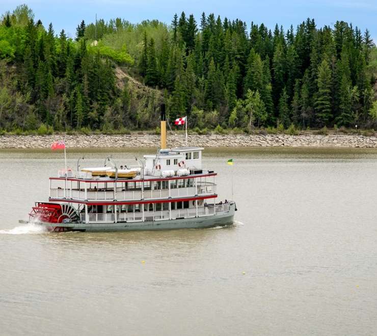 Riverboat & Gold Dredge Tour