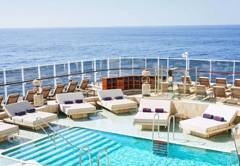 Atoll Pool